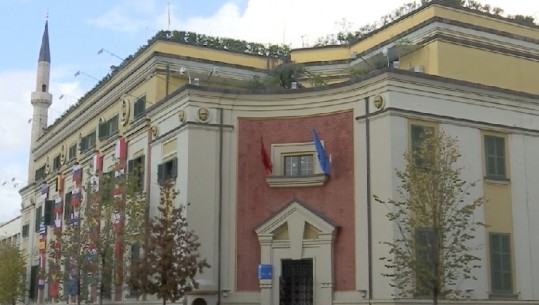Miratohet lista e re me 1566 familje që përfitojnë pagesat e tërmetit! Këshilli Bashkiak i Tiranës i paguan 1 vit qiranë vajzës që u përdhunua nga roja 