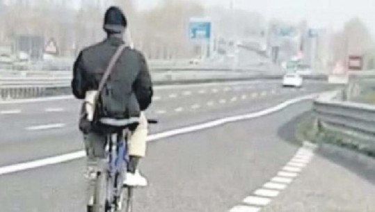 Policia italiane ndalon në autostradë shqiptarin e hipur në bicikletë: Dua të shkoj në Shqipëri! U gjobit me 600 euro