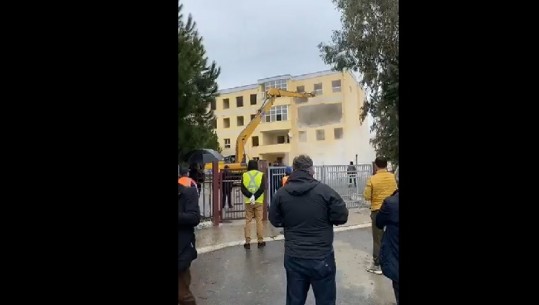 Nis prishja e katër godinave arsimore të dëmtuara nga tërmeti në Shijak, gati puna për ndërtimin e shkollave të reja (VIDEO)