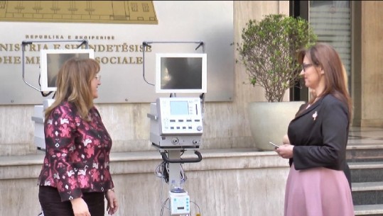 ABI Bank dhuron respiratorë për shëndetësinë shqiptare (VIDEO)