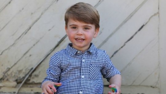 Princi më i vogël i familjes mbretërore britanike feston 2-vjetorin, publikohen fotot e mrekullueshme (FOTO)
