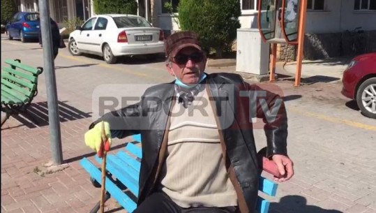 I moshuari në Pogradec nuk 'ngopet' me diellin: E di që duhet të isha në shtëpi, po do rri dhe gjysmë ore dhe do iki (VIDEO)