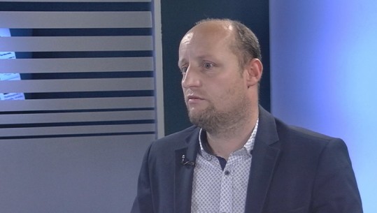 Gazetari Elton Qyno: Në burgun e Reçit gardiani nga Shkodra infektoi të dënuarit me COVID