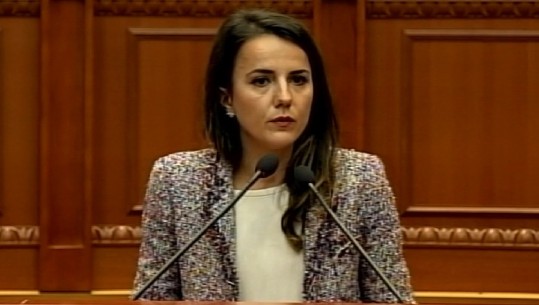 Rudina Hajdari duartroket Manastirliun: Ahmetaj gënjeu, të vjen për të ulëritur dhe qarë (VIDEO)
