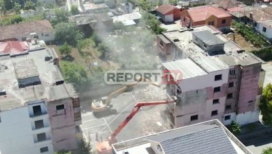 'Do ndërtohet nga themelet lagjja e re'/ U dëmtuan nga tërmeti, nis shembja me fadromë e 18 pallateve të dëmtuara në Shijak! Arbana: Preken 451 familje  (VIDEO)