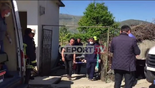 VIDEO/ Momenti tragjik kur nxirret pa shenja jete nga pusi një nga viktimat në Berat
