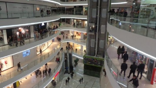 '2 orë kohë për pazar, qytetarët 2 metra larg njëri-tjetrit', rregullat e rrepta për hapjen e qendrave tregtare
