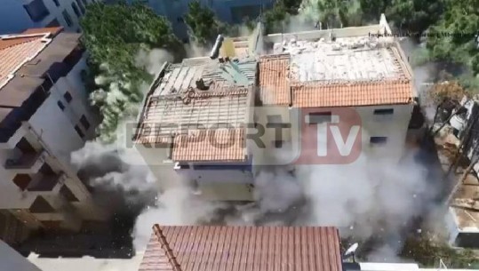 Pamje me dron/ Momenti i shpërthimit më tritol të pallatit 6 katësh të Shkëmbi i Kavajës (VIDEO)