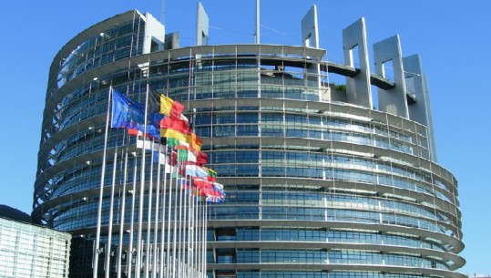 Komisioni Europian: BE të përgatit 'digën' për të zmbrapsur valën e dytë të Covid. Nuk ka 'nëse' por 'kur do ndodhë' (VIDEO)