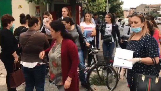 Kërkojnë pagat e luftës në Shkodër! Në Korçë kryetari i PD në kundërshtim me rregullat: Inkurajojmë qytetaret të dalin në protestë (VIDEO)