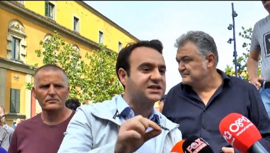 Pas orientimit nga Basha, Balliu shkon te Teatri dhe fajëson opozitën në Kuvend: Patericë e qeverisë (VIDEO)