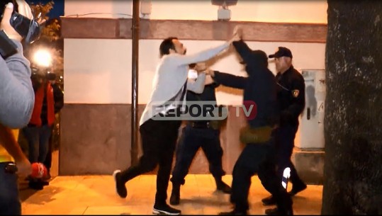 'Shpërthen' aktori Ervin Bejleri: S'keni shanse, do ju q* rob, b**th q*ra (VIDEO e tensionit me policët)