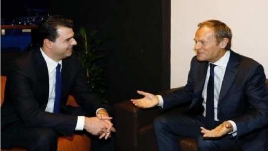 Mesazhi mbështetës i Donald Tusk për Teatrin, Basha: Mirënjohje për mbështetjen e Shqipërisë dhe PD-së