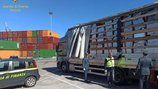 Ankona-Itali, sekuestrohen 19 ton mbetje të pajisjeve elektro-shtëpiake, vinin nga Gjermania për Shqipëri