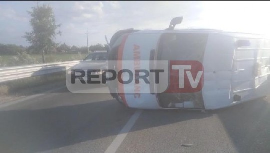 Ambulanca me 5 persona del nga rruga në Fier, humb jetën pacienti, rëndë shoferi! Në Durrës furgoni përplas për vdekje fëmijën/ VIDEO