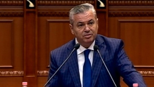 Murrizi akuza për 'Zgjedhoren': Struken si struci te pallati i Kongreseve që t'u fshehin shqiptarëve të zgjedhurin e vetë! '97 do ju duket lule (VIDEO)