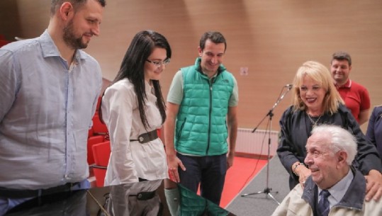 Shkolla 'Servete Maçi' mbledh artistët, përurohet salla e koncerteve 'Avni Mula' nën notat e muzikës së vetë 93-vjeçarit