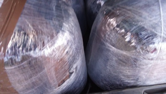 Goditet trafiku në Lezhë, sekuestrohen 95 kg kanabis, 11 mijë € dhe 3 makina! 4 të arrestuar  