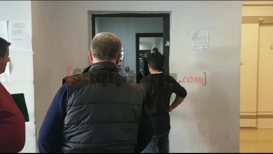 Alarm në kadastrën e Durrësit, familjarët e specialistes konfirmohen me koronavirus (VIDEO)