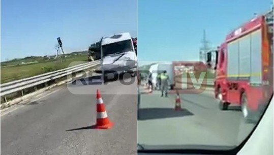 Durrës/ Furgoni përplas patrullën e policisë në Golem, vetëm dëme materiale (VIDEO)
