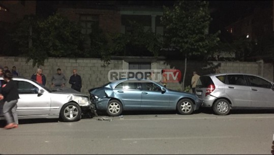 Përplasen 4 makina në Elbasan, nuk ka të lënduar (VIDEO)