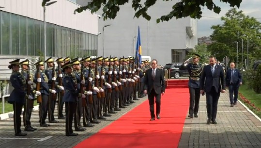 Kosovë, Avdullah Hoti merr zyrtarisht detyrën si Kryeministër (VIDEO)