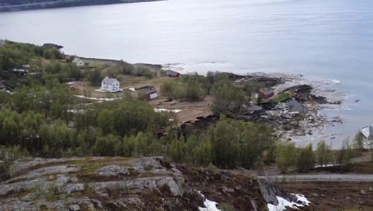 Norvegji, rrëshqitje e dheut me përmasa mbresëlënëse, shtëpitë përfundojnë direkt në det (VIDEO)