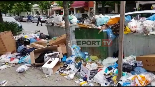 Mbeturinat 'pushtojnë' Durrësin, Këshilli Bashkiak shpall emergjencën mjedisore