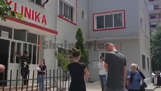 Qytetarët e Durrësit të ndërgjegjësuar, respektojnë distancimin social (VIDEO)