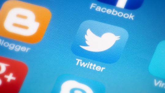 Covid-Twitter kundër propogandës kineze, fshin mijëra llogari