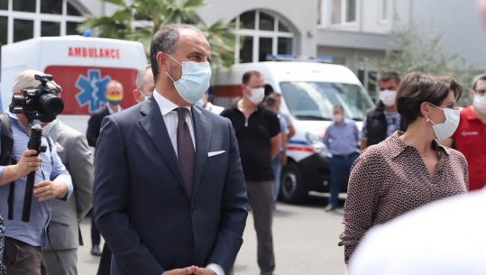 Autoambulanca, respiratorë e maska, arrin pjesa e dytë e ndihmës nga BE, Soreca: Kriza s'ka mbaruar, respektoni masat (VIDEO)