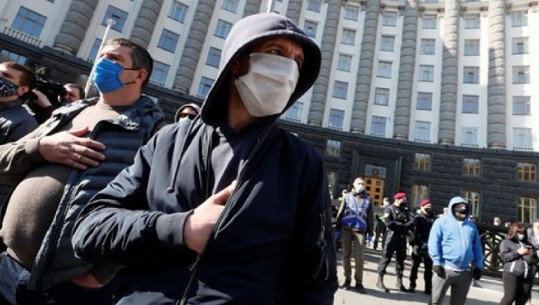 Rekord rastesh të reja në Ukrainë nga infeksioni i Covid, 829 në harkun e 24 orëve