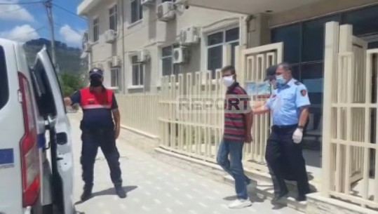 E gënjeu me ëmbëlsira e kumbulla, burg 48-vjeçarit që ngacmoi seksualisht 5-vjeçaren në Berat (VIDEO)