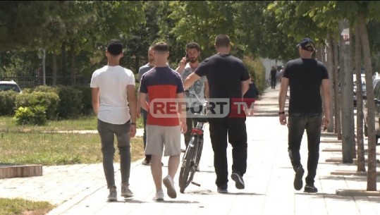 Masat anti-covid shkelen 'me dy këmbë' në Kukës, prefekti: Ka neglizhencë të qytetarëve, lëvizin në grupe dhe pa maska (VIDEO)