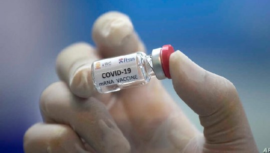 Britani/Nis testimi për vaksinën e re anti-COVID, injektohet tek 300 persona