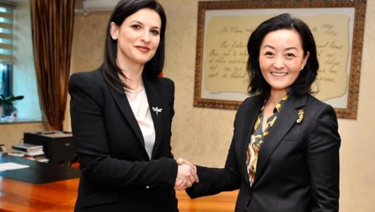 Reforma në drejtësi/ Yuri Kim takon në rezidencën e saj ministren Gjonaj