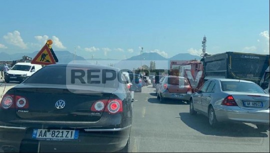 Tiranë/ Trafik i rënduar në hyrje të Tiranës te rrethrrotullimi i Doganës (VIDEO)
