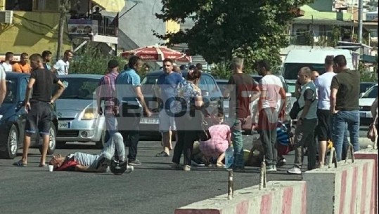 Aksident i trefishtë te 'Astiri', përplaset taksia, kamioni dhe motori/ VIDEO nga momenti kur të plagosurit janë shtrirë rëndë në rrugë, qytetarët u japin ndihmën e parë