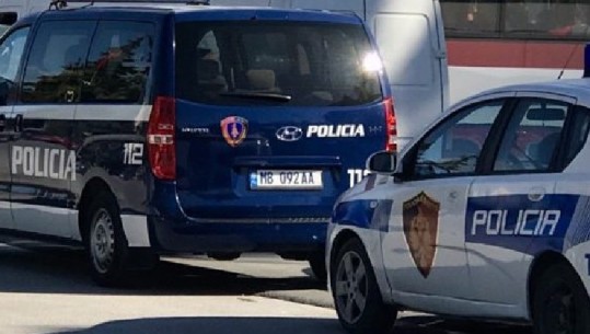 Ushtronte dhunë psikologjike dhe fizike ndaj bashkëshortes, arrestohet 46-vjeçari në Berat! Në pranga edhe kryeplaku i një fshati