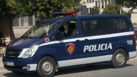 Pranga për drogë 45-vjeçarit në Berat, shpallet në kërkim edhe kryeplaku i fshatit
