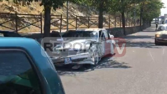 Përplasen tre makina në Shkodër, plagoset një nga drejtuesit e mjeteve (VIDEO)
