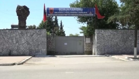Futën sende të ndaluara në burgun e Rrogozhinës, pezullohen nga detyra 5 punonjës, mes tyre ish drejtori dhe ish shefi i policisë