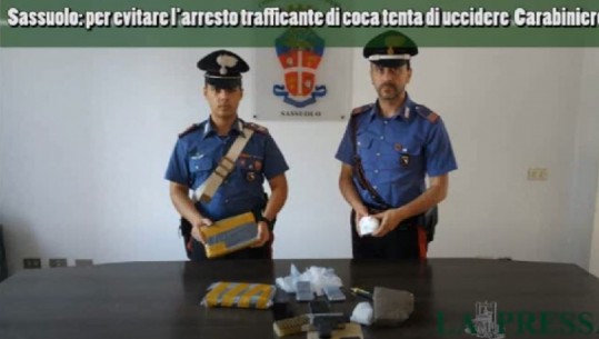Itali/ I vë armën në kokë policit, arrestohet shqiptari me kokainë me vlerë 1 milionë euro në çantën e shpinës (VIDEO)