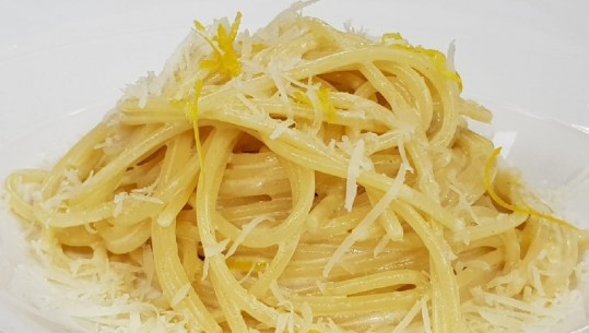Spaghetti me salcë limoni nga zonja Vjollca