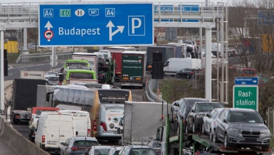 Covid/ Hungaria rishikon rregullat e udhëtimit me vendet fqinje