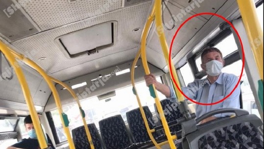 Deputeti shqiptar si asnjë tjetër, udhëton me autobus në kohë koronavirusi (FOTO+VIDEO)