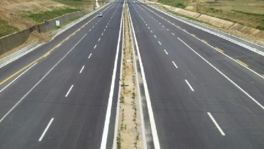 Ministrja Balluku: Autostrada Tiranë-Elbasan nuk do të jetë me pagesë