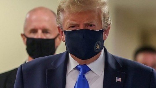 Që nga fillimi i pandemisë, për herë të parë Donald Trump shfaqet në publik me maskë