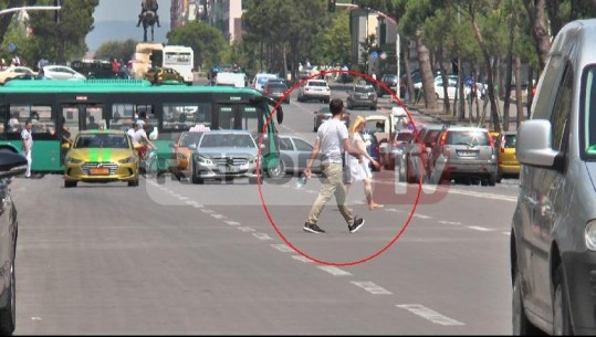 Këmbësoret 'të pabindur' përballë sinjalistikës rrugore, burim aksidentesh (Vëzhgimi i Report Tv) 