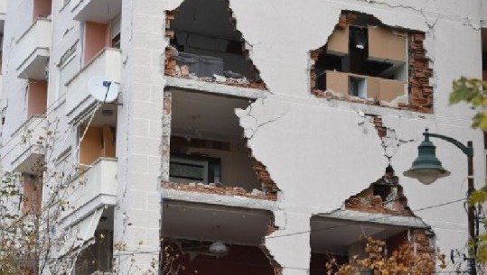 Shpërndahen grantet për të prekurit nga tërmeti në Vorë e Rrogozhinë, Rama: 80 milion dollarë për riparimin e banesave (VIDEO)